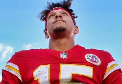 The Chiefs offense struggled in week 10, barely surviving to seal the win with a late blocked field goal. However, a win is a win no matter how it happens. After the game, one social media user decided to troll Patrick Mahomes by posting an old picture of him wearing a headband that appeared to have a swastika on it.